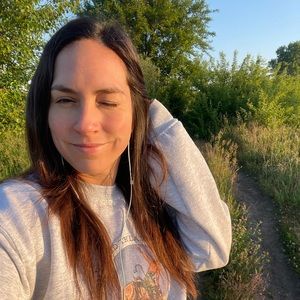 Meet your Posher, Emily